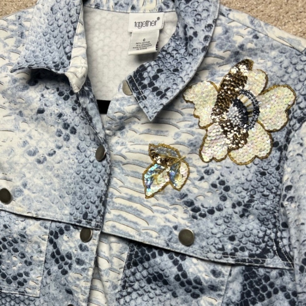 Y2K Snake Print Denim Jacket Embellished Women's Size 6 Blue Gray Button Front